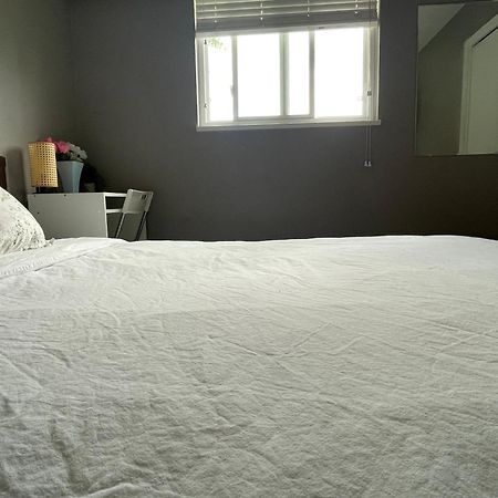 Private Room With Queen Bed In Richmond 202 Luaran gambar